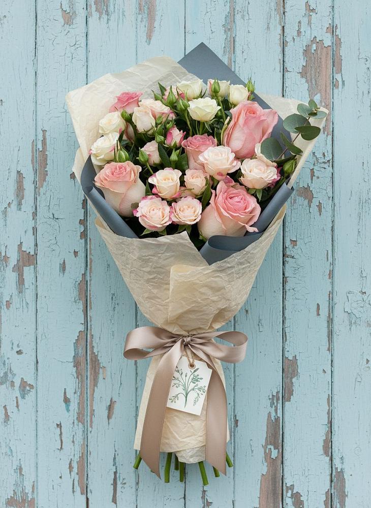 Букет цветов из: Розы в Вялки