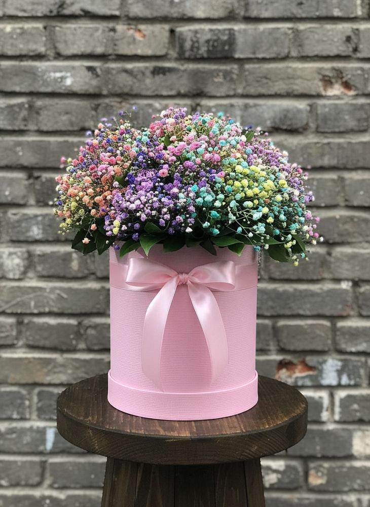 Цветочная композиция из Гипсофила и Розы в шляпной коробке в Вялки
