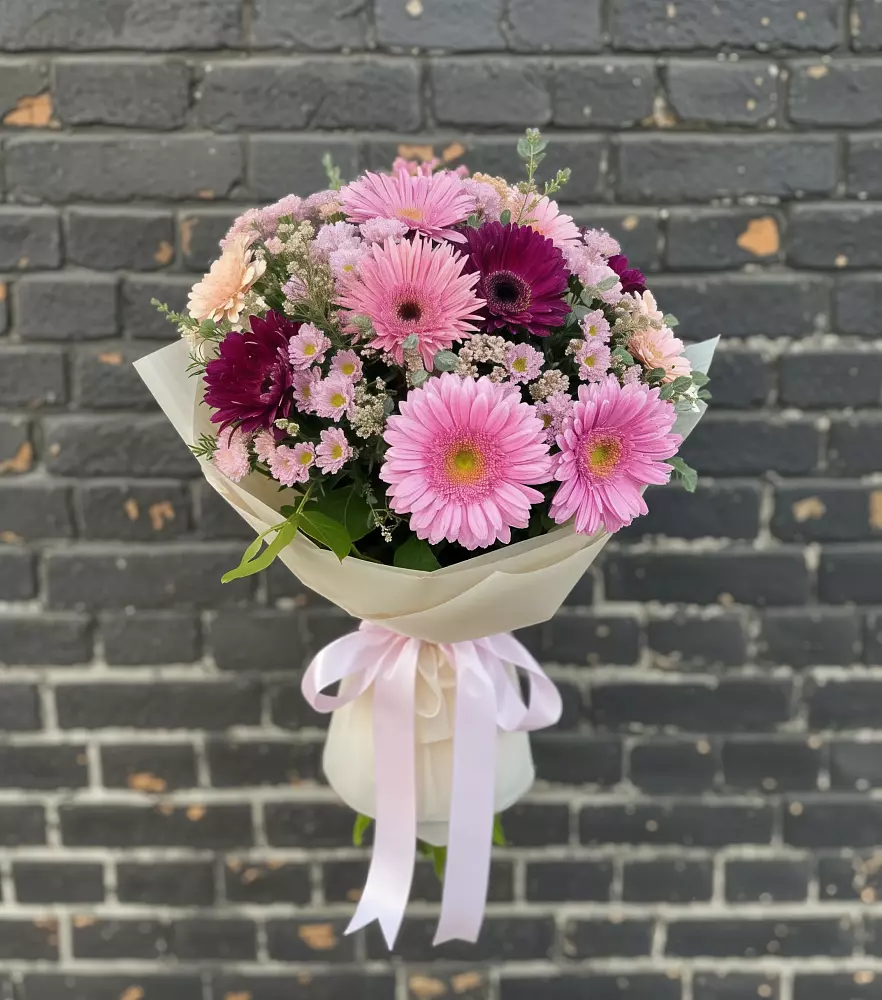 Букет цветов из: Герберы и Хризантемы в Вялки