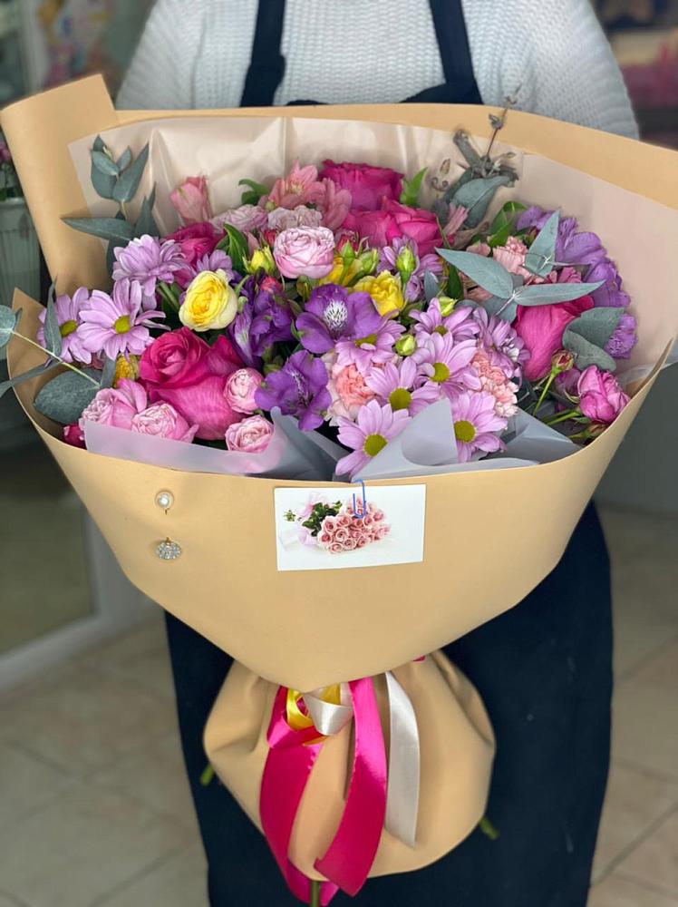 Букет цветов из: Хризантемы, Гвоздики и Альстромерии в Вялки