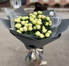 Букет Белые кустовые розы Солинеро в Вялки