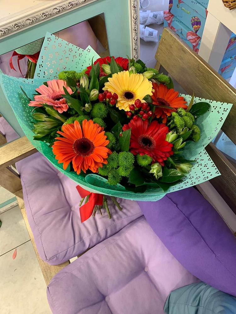 Букет цветов из: Герберы, Хризантемы и Альстромерии в Вялки