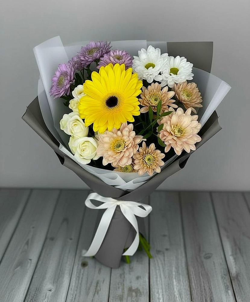 Букет цветов из: Розы, Герберы и Хризантемы в Вялки