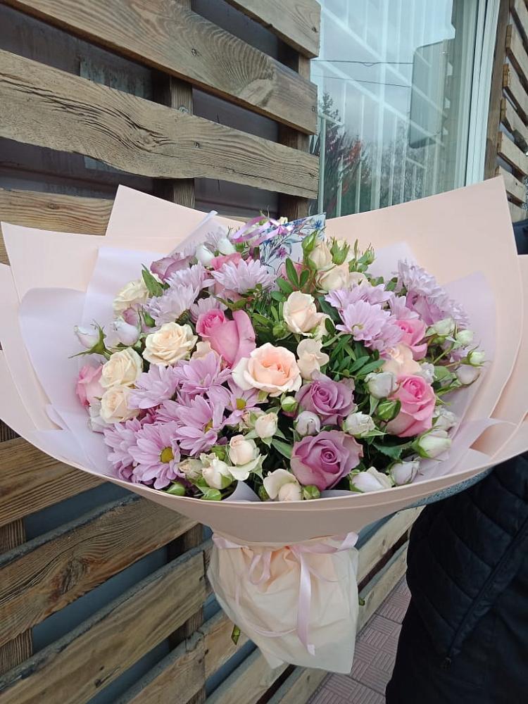 Букет цветов из: Розы и Хризантемы в Вялки