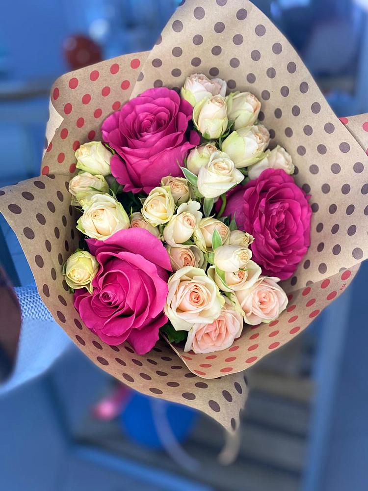 Букет цветов из: Розы в Вялки