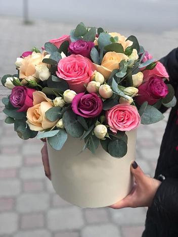Цветочная композиция из Розы в шляпной коробке в Вялки