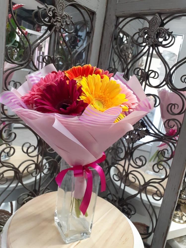 Букет цветов из: Герберы в Вялки