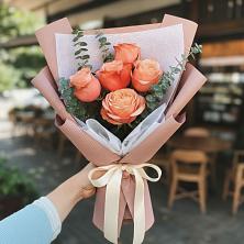 Букет цветов из:  Розы в Вялки