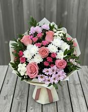 Букет цветов из:  Альстромерии, Гвоздики, Розы и Хризантемы в Вялки