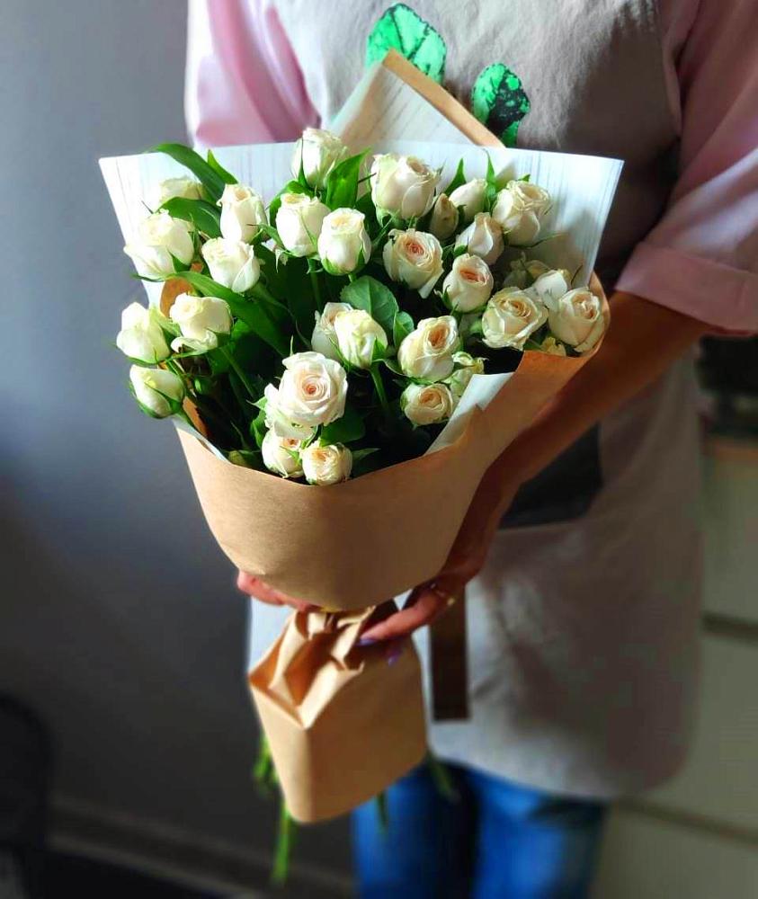 Букет цветов из: Розы в Вялки