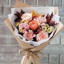 Букет цветов из:  Гвоздики, Хризантемы и Розы в Вялки