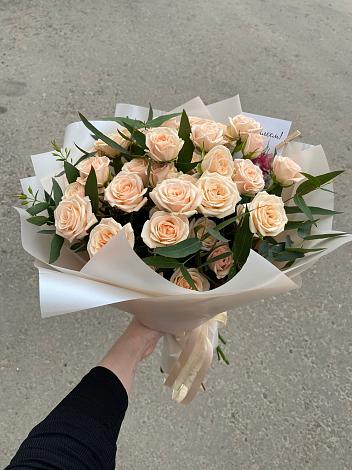 Букет Кремовые розы Латте в Вялки