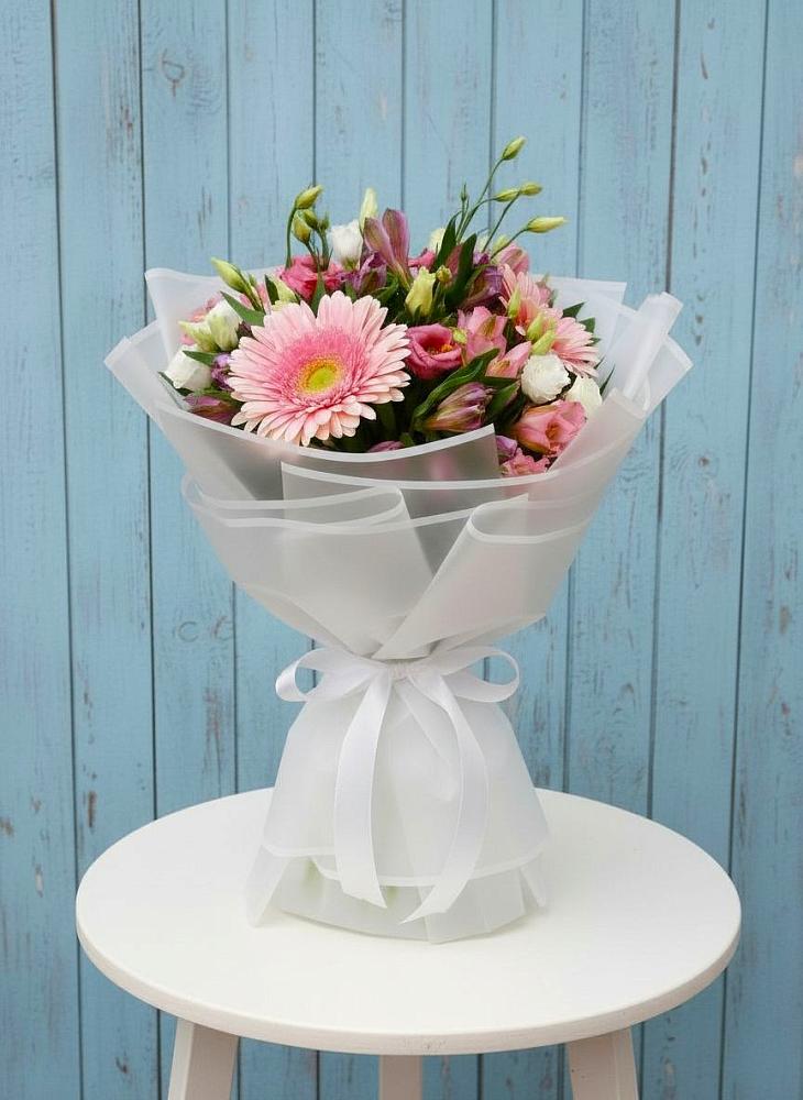 Букет цветов из: Герберы, Альстромерии и Лизиантусы в Вялки