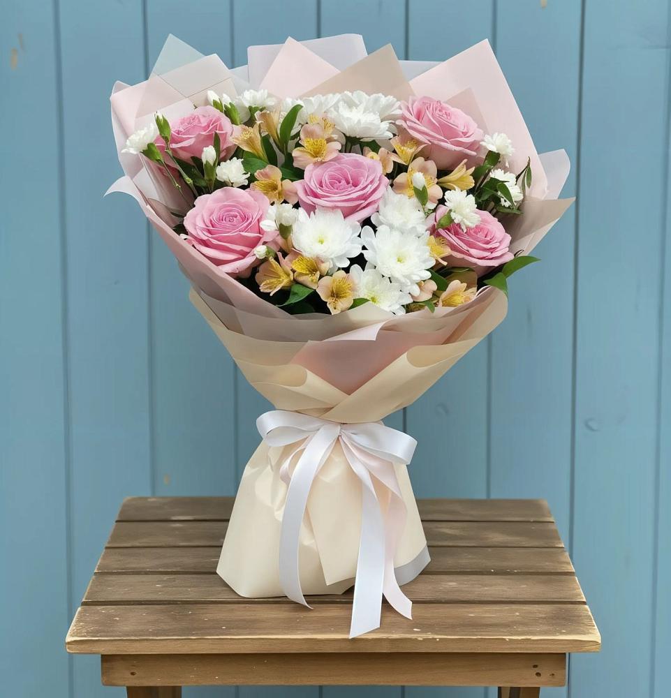 Букет цветов из: Гвоздики, Орхидеи и Розы в Вялки