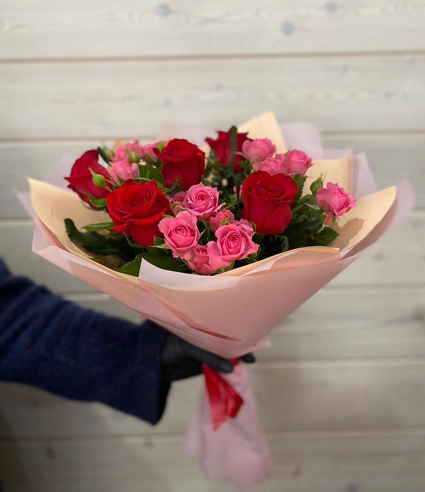Букет цветов из: Розы в Вялки