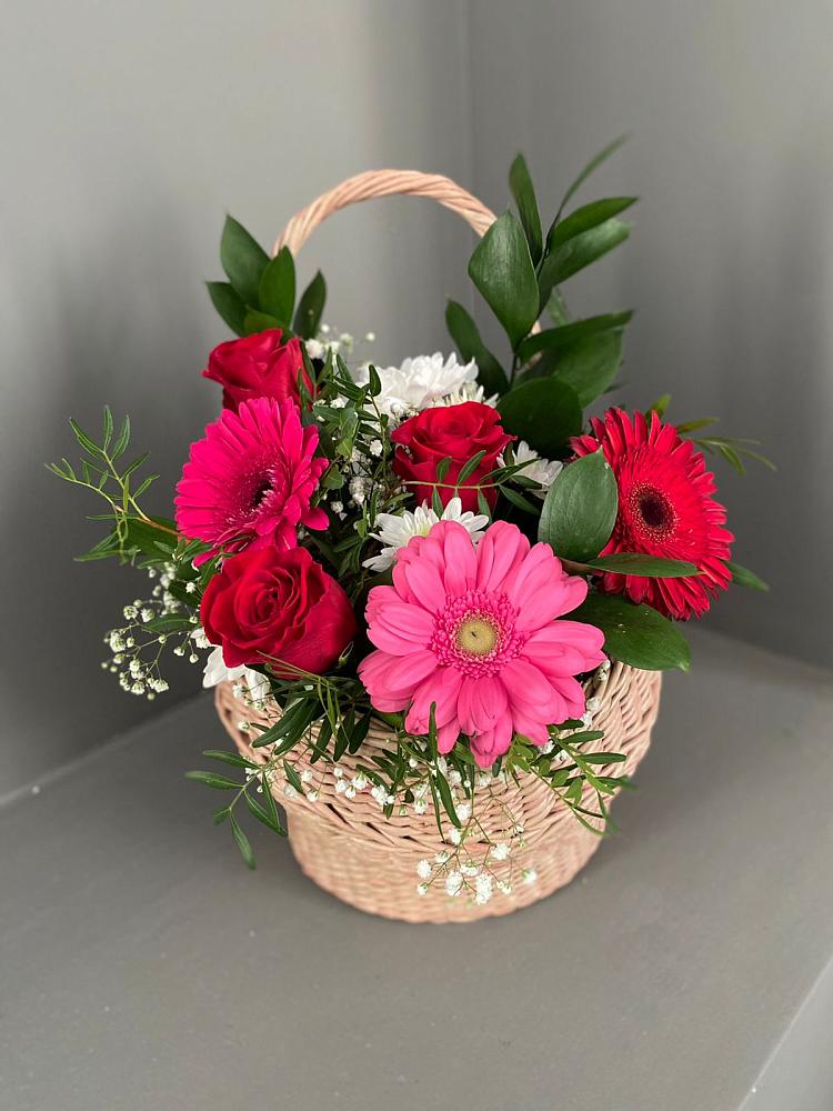Цветочная композиция из Розы, Хризантемы и Герберы в корзине в Вялки