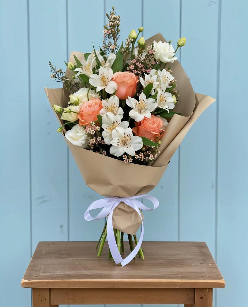 Букет цветов из: Альстромерии, Лизиантусы, Розы и Хризантемы в Вялки