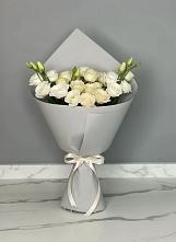 Букет цветов из:  Розы и Лизиантусы в Вялки